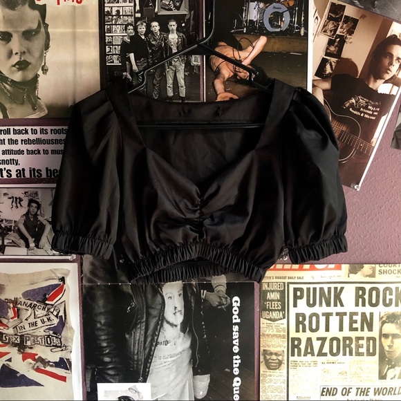 VTG 90s Black Puff-Sleeve Crop Top! 🦇 - Picture 7 of 8